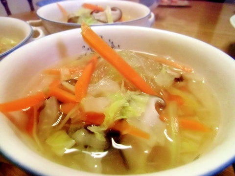白菜と春雨の生姜風味スープ